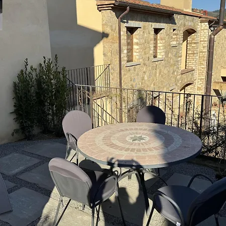 Daire Borgo Di Gaiole - Casa Julietta - With A View & Travel Guide *